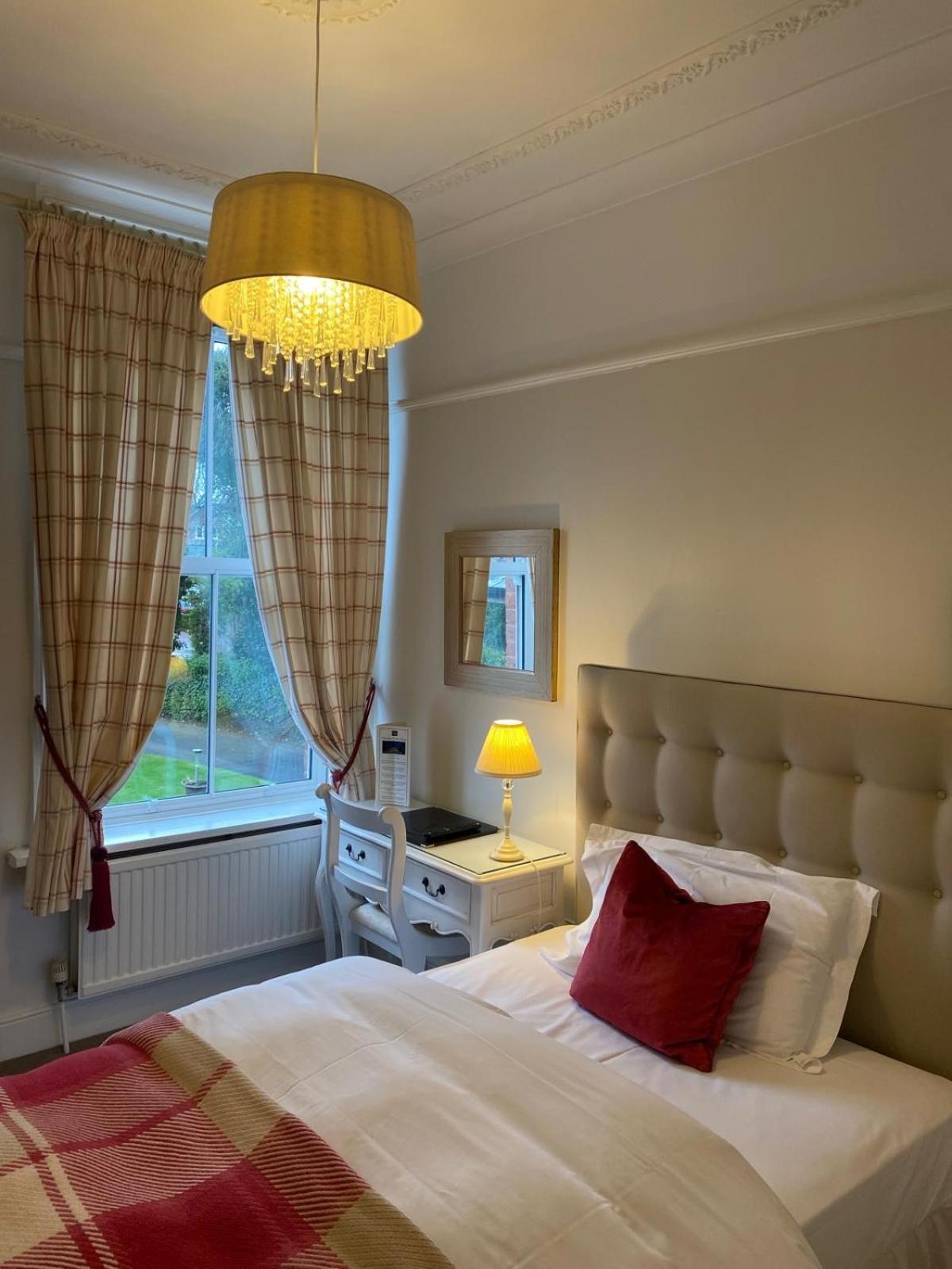 Alexandra Court Hotel Congleton Exterior photo
